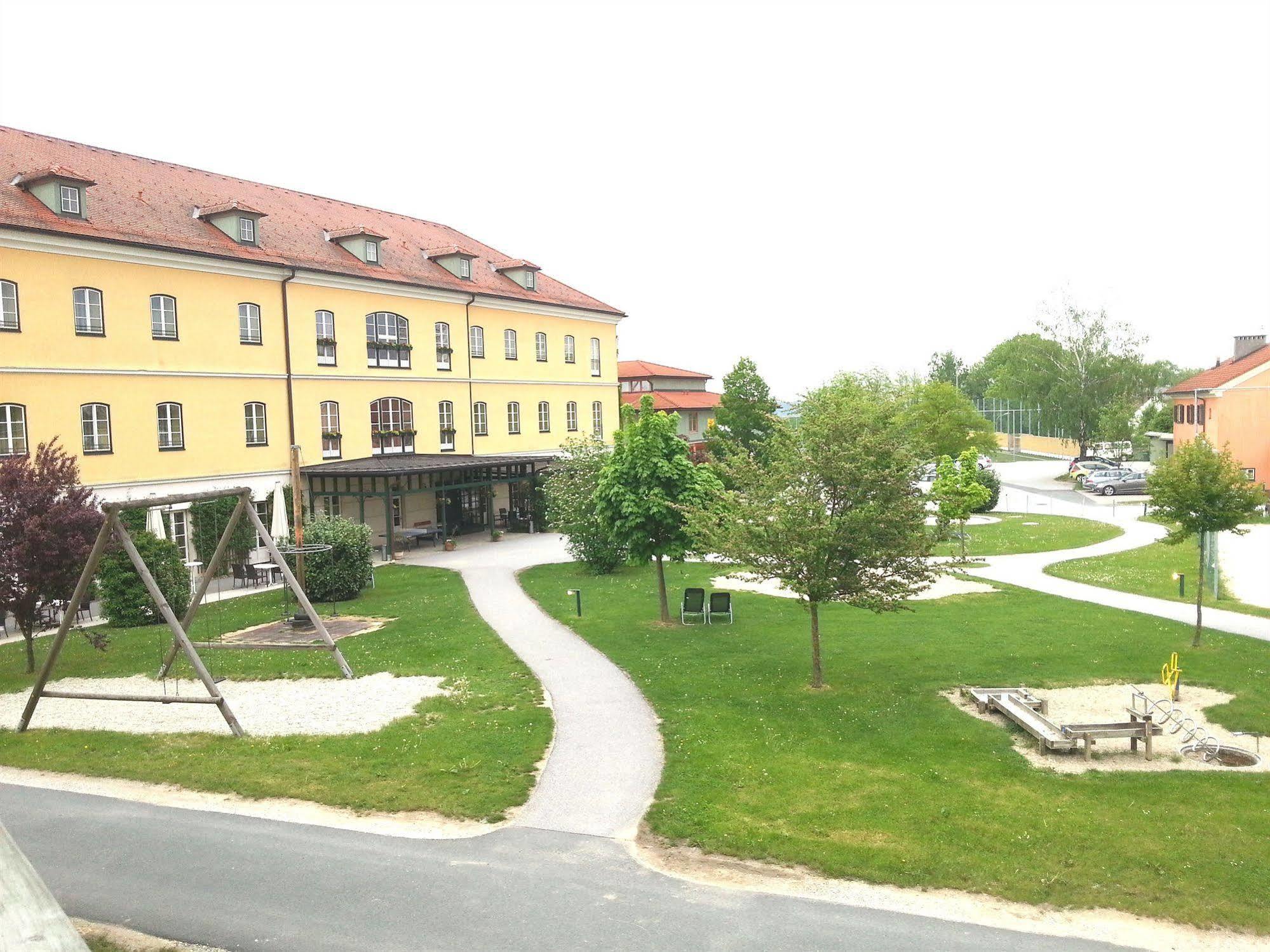 Jufa Hotel Fuerstenfeld Εξωτερικό φωτογραφία