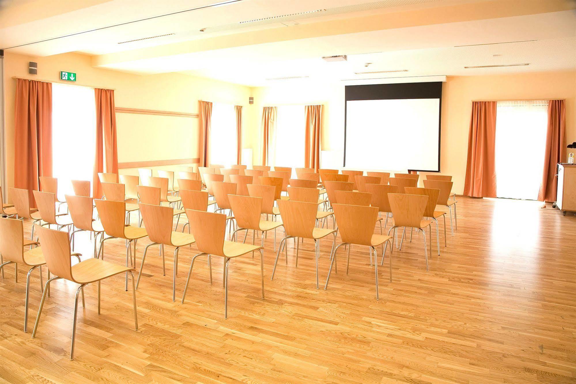 Jufa Hotel Fuerstenfeld Εξωτερικό φωτογραφία