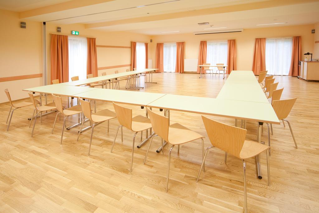 Jufa Hotel Fuerstenfeld Εξωτερικό φωτογραφία